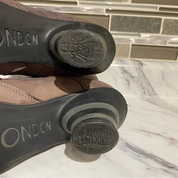 Fly London‎ - Picture 3 of 16